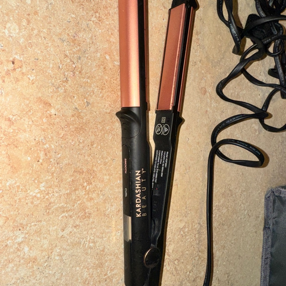 Kardashian Beauty Hair Straightener in Black and Copper